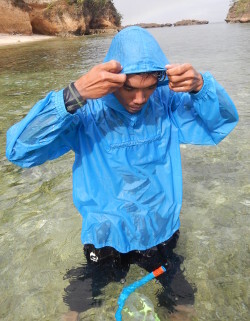 snorkelling anorak hood